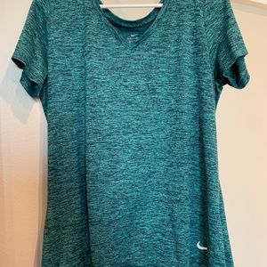 Nike v-neck dri-fit XL